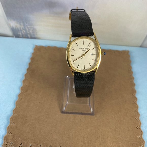 SOLD VINTAGE Bulova Date Accutron Gold Swiss Watch - Picture 2 of 7
